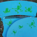 Garden pedestal with chair