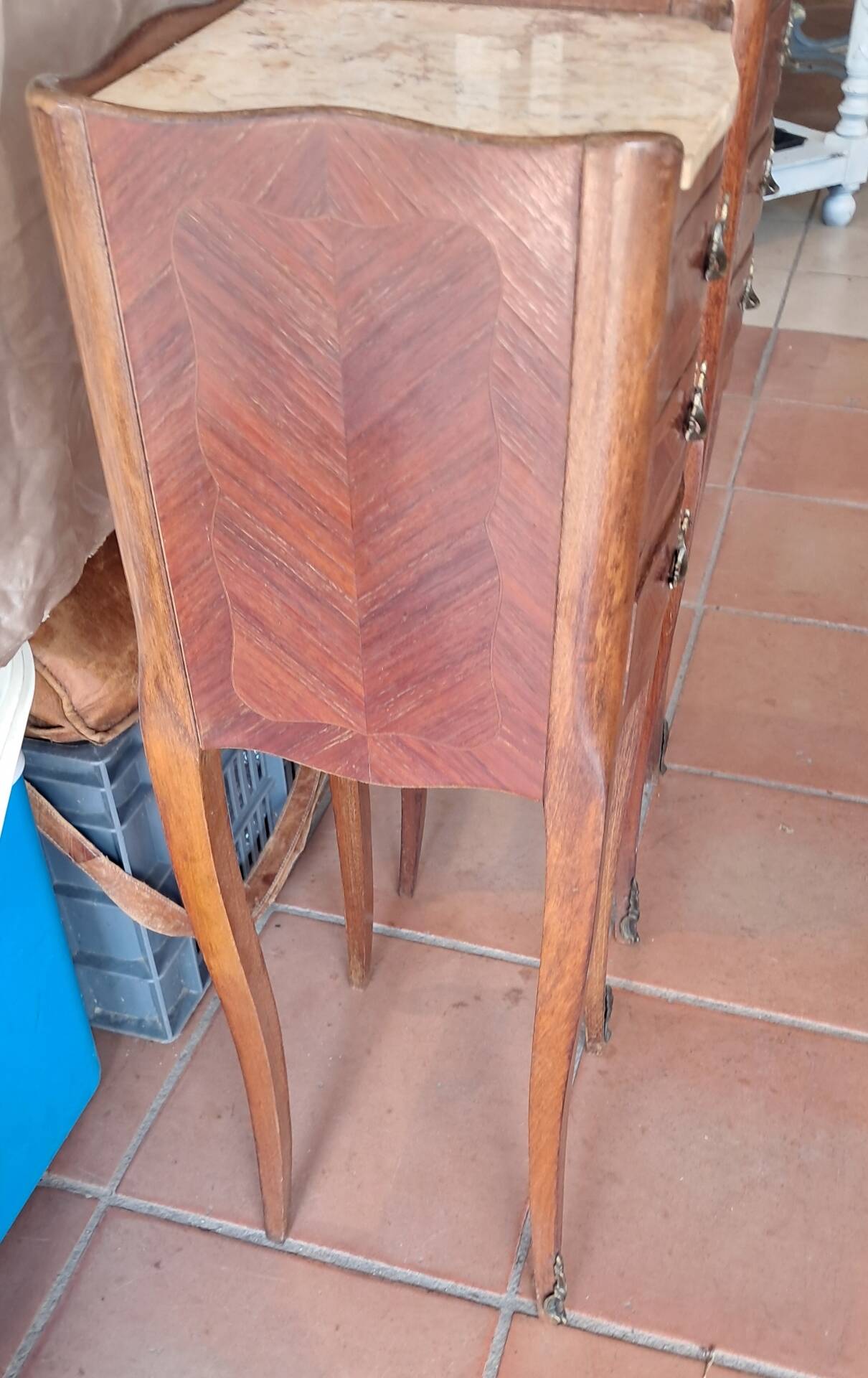 Pair of bedside tables with drawer