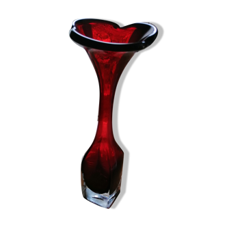 Vase tulipe vintage verre  rouge fonce