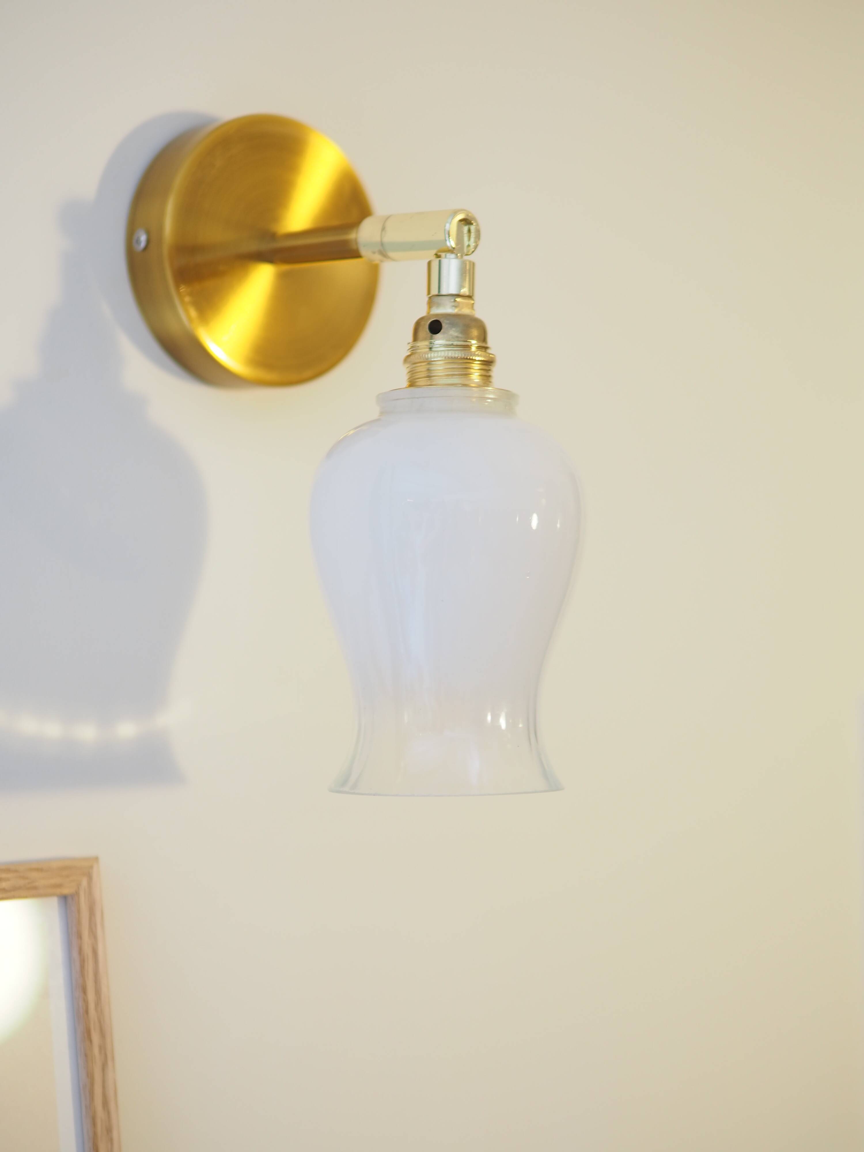 Wall light - White opal and brass