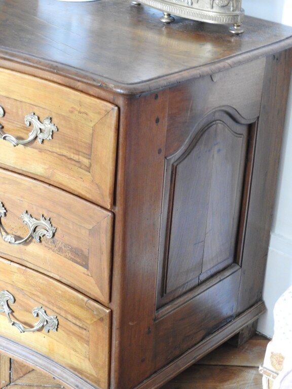 18th century Dresser