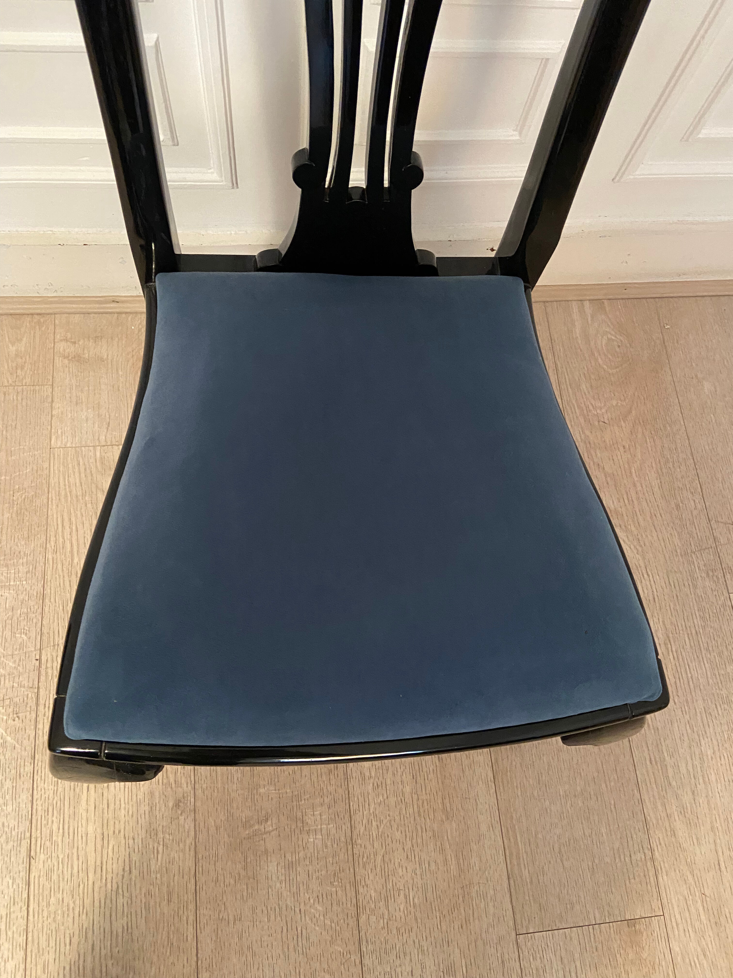 4 black lacquered chairs, 1970s