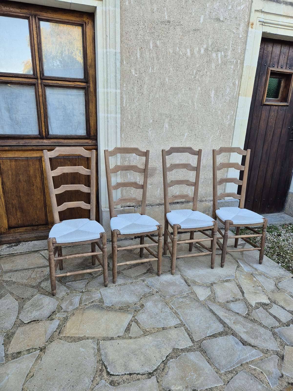 Set of 4 antique straw-seated chairs