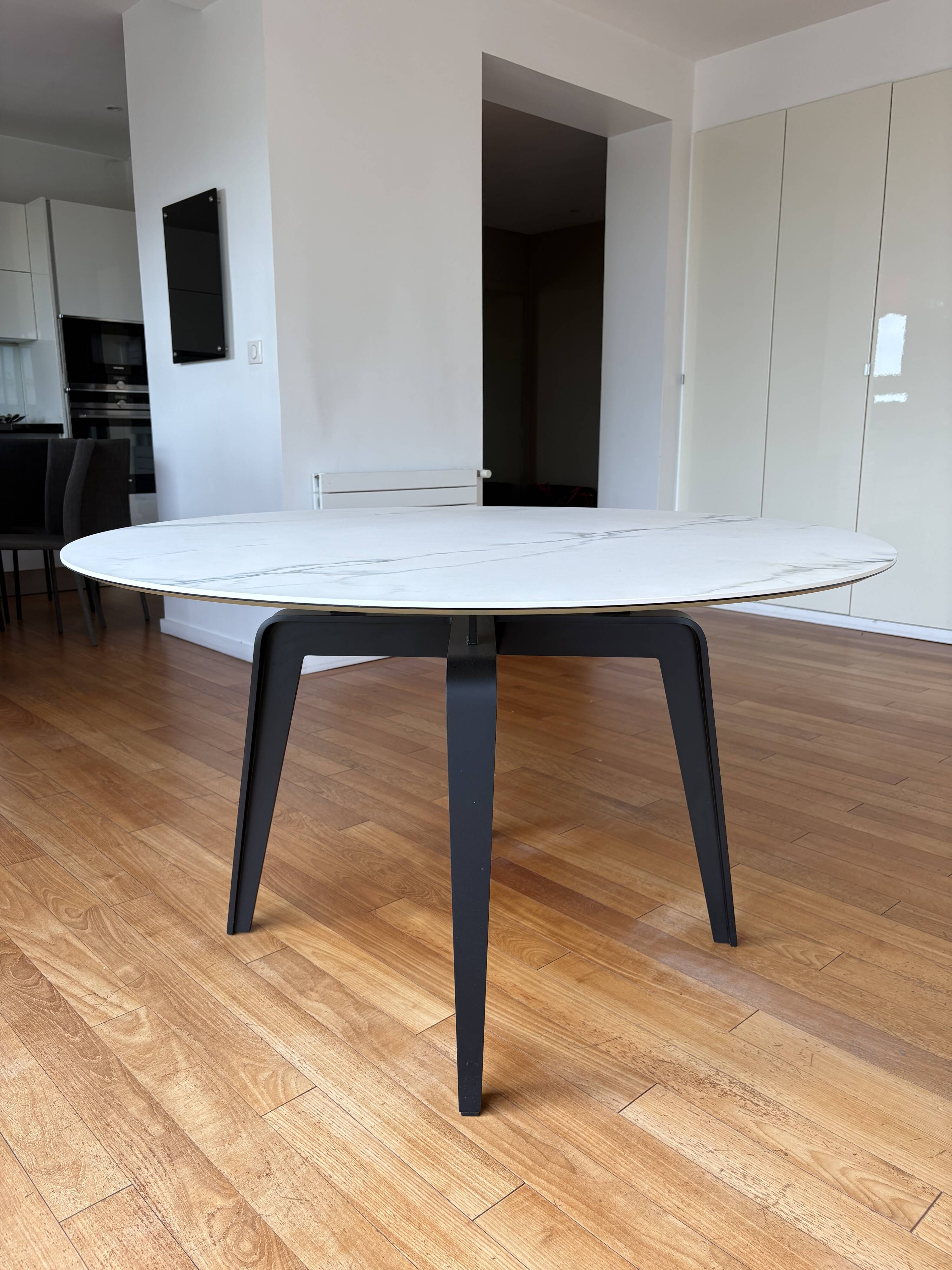 Table ronde Odessa Ligne Roset