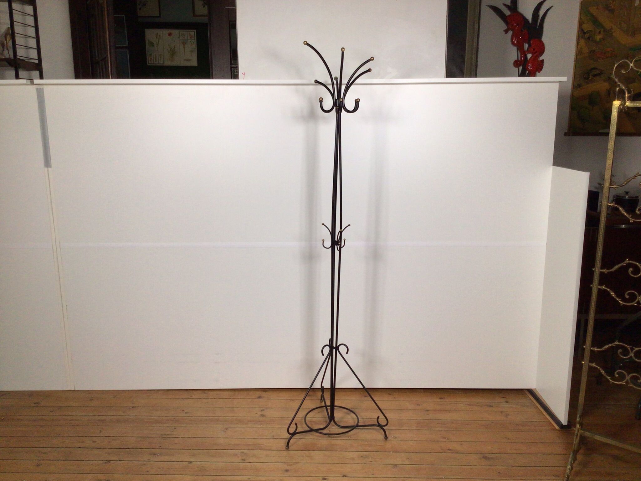 Standing coat rack
