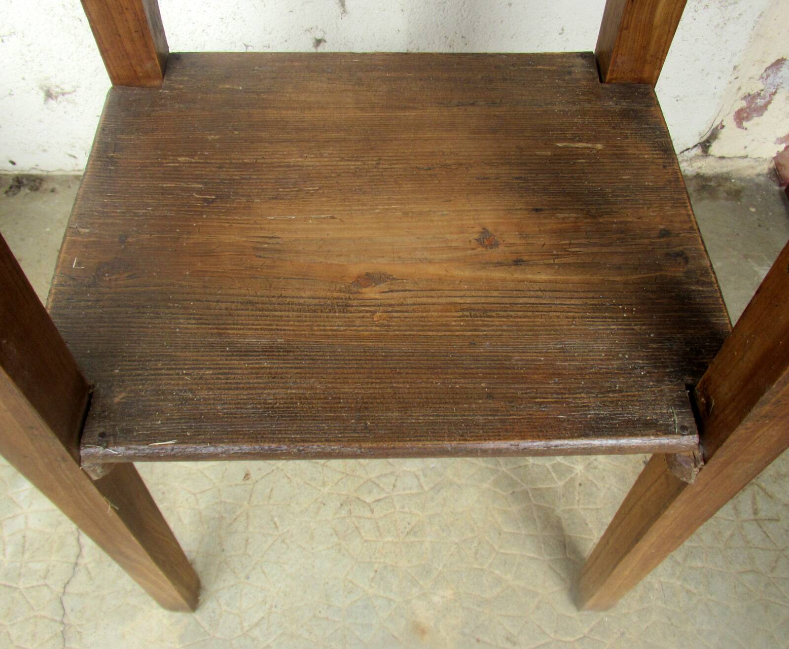 Toute petite table d'appoint