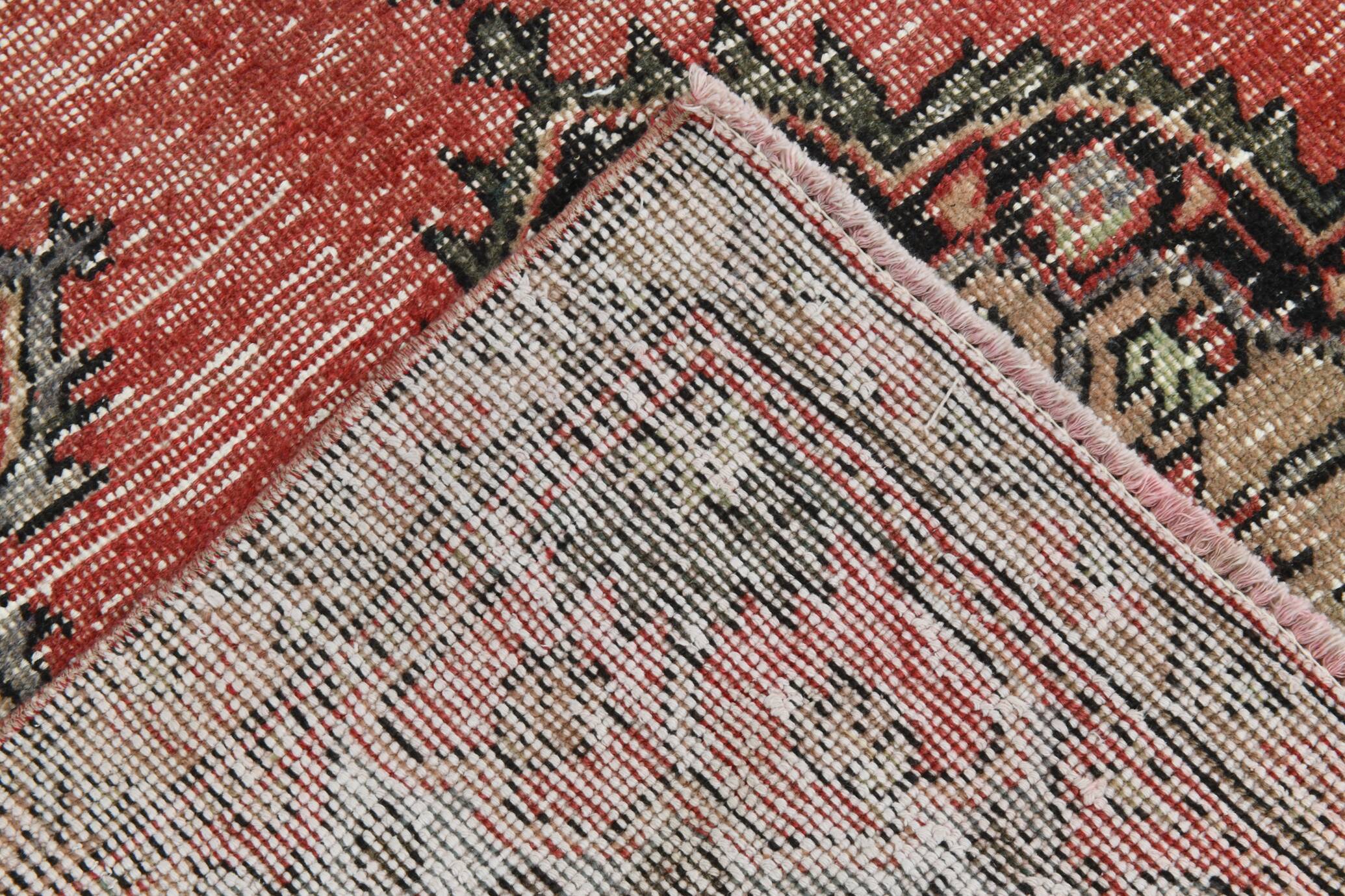 Classic Pattern Red & Green Vintage Runner Rug, 104x344Cm