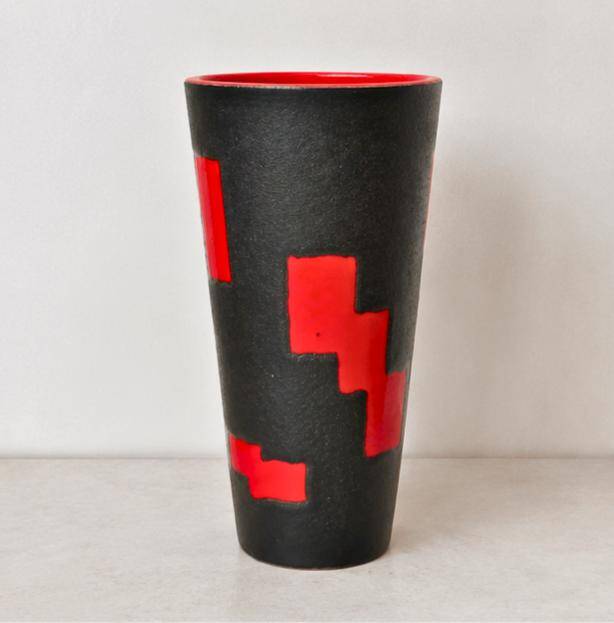 Large modernist vase signed Elchinger, red and black, c.1950 – 37 cm