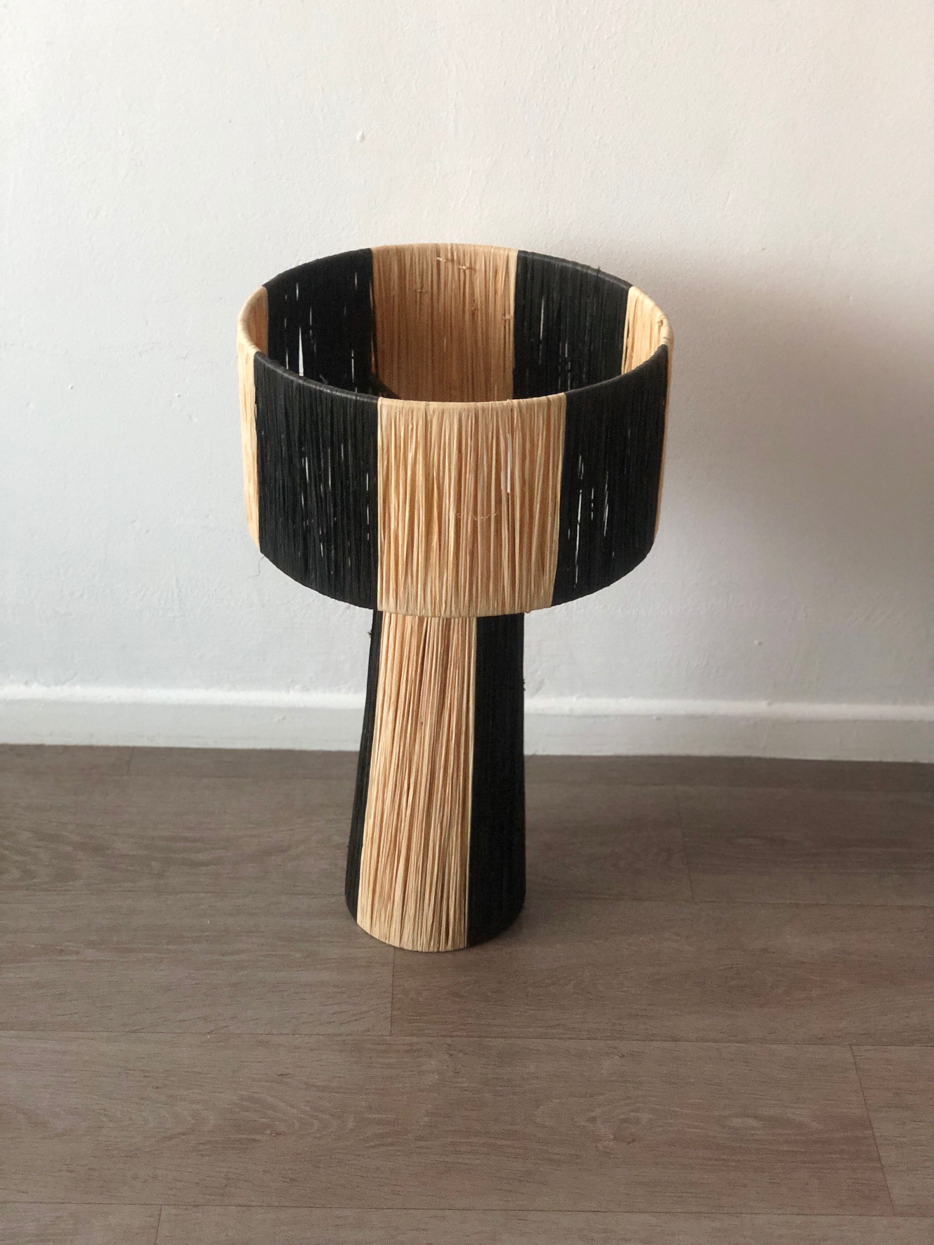 Natural and black raffia lamp 2