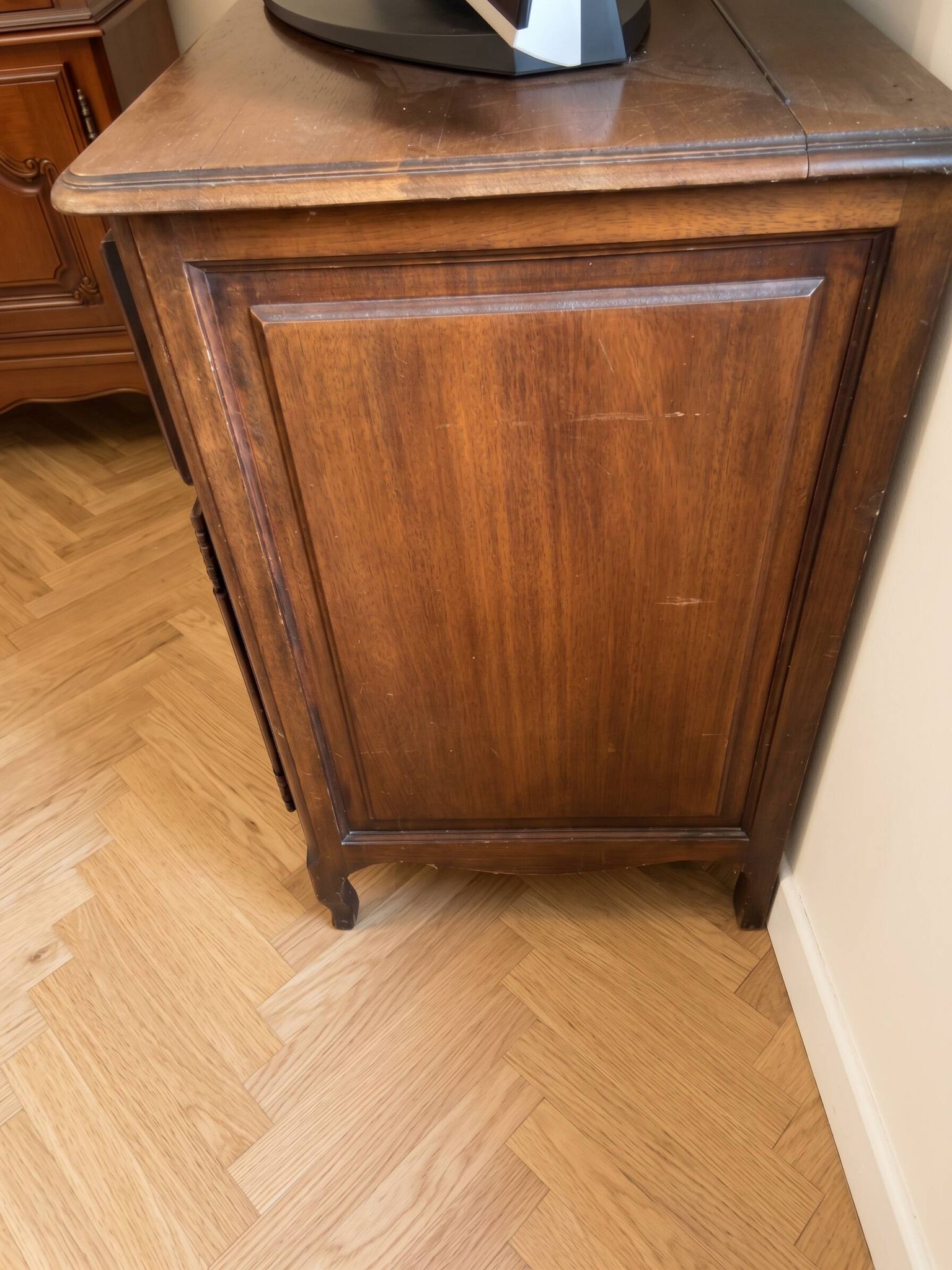 Meuble TV ancien en bois massif style Traditionnel