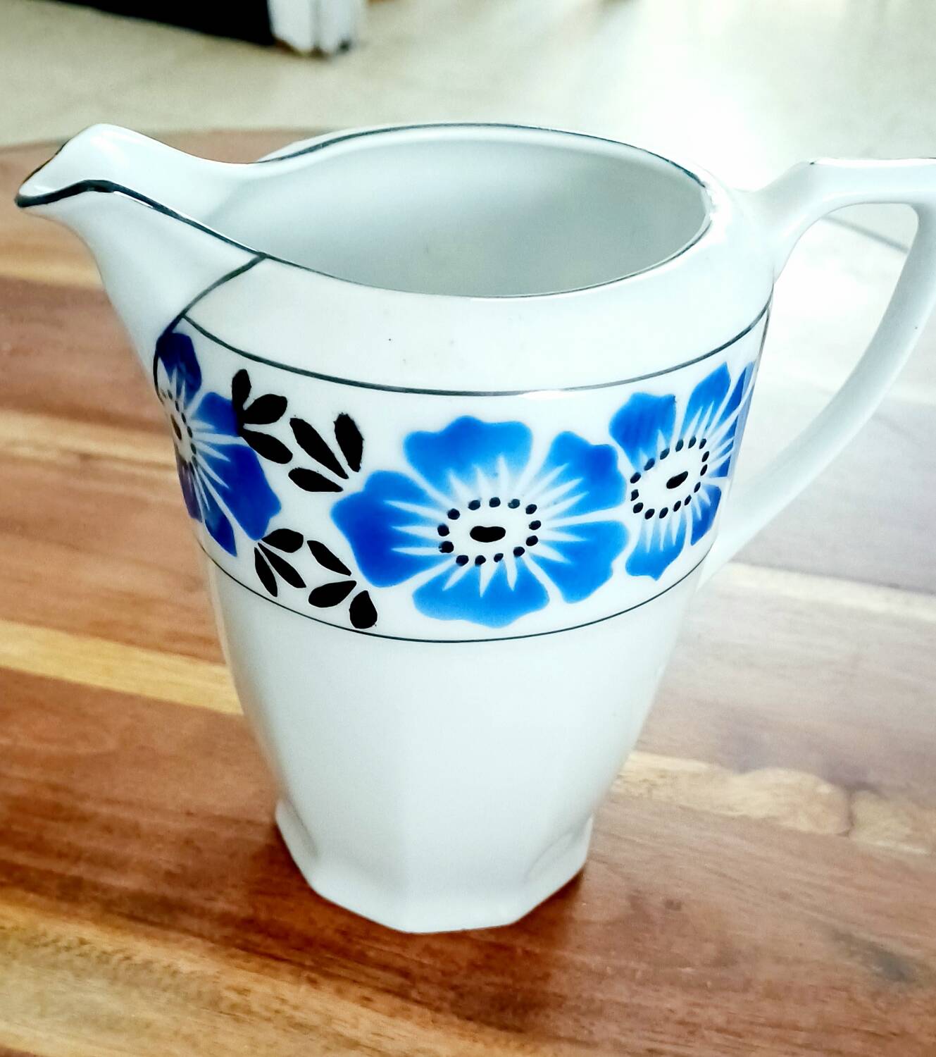 Sugar bowl and milk jug in the style of the Moulin des Loups