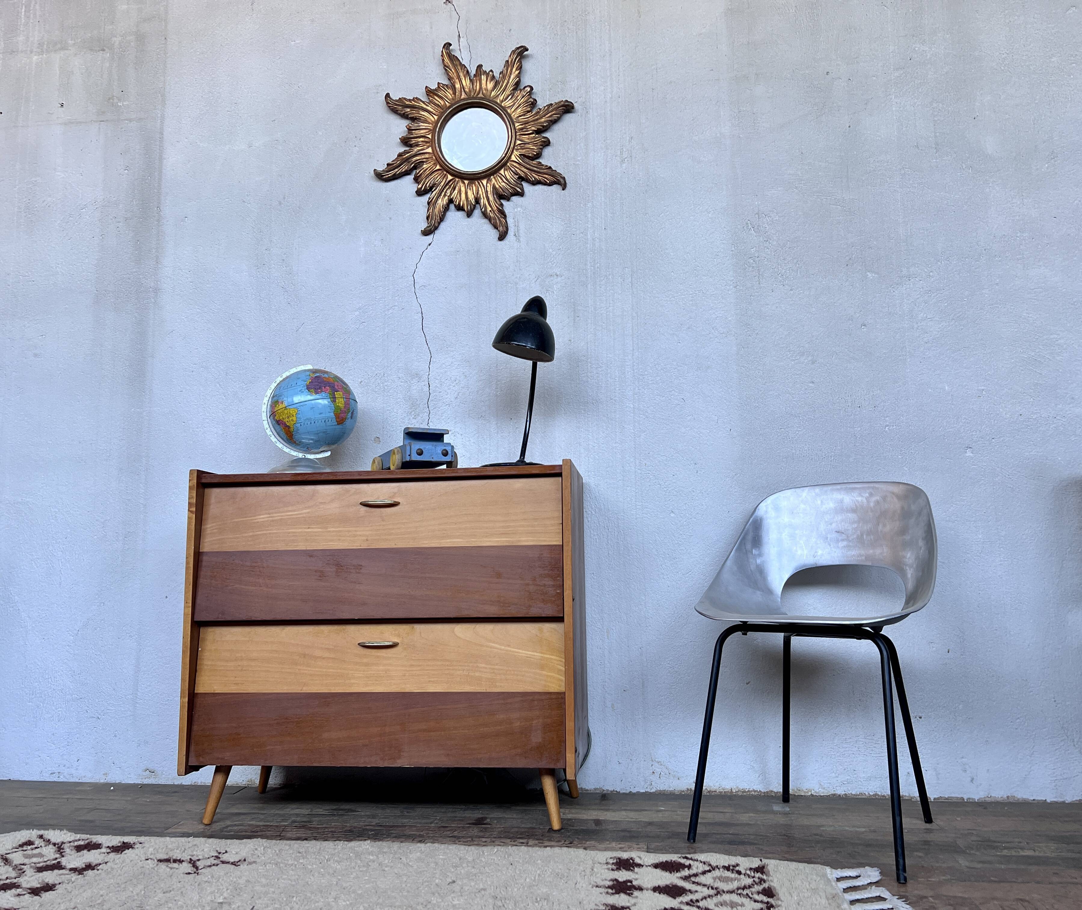 Two-color shoe furniture from the 50s with compass feet
