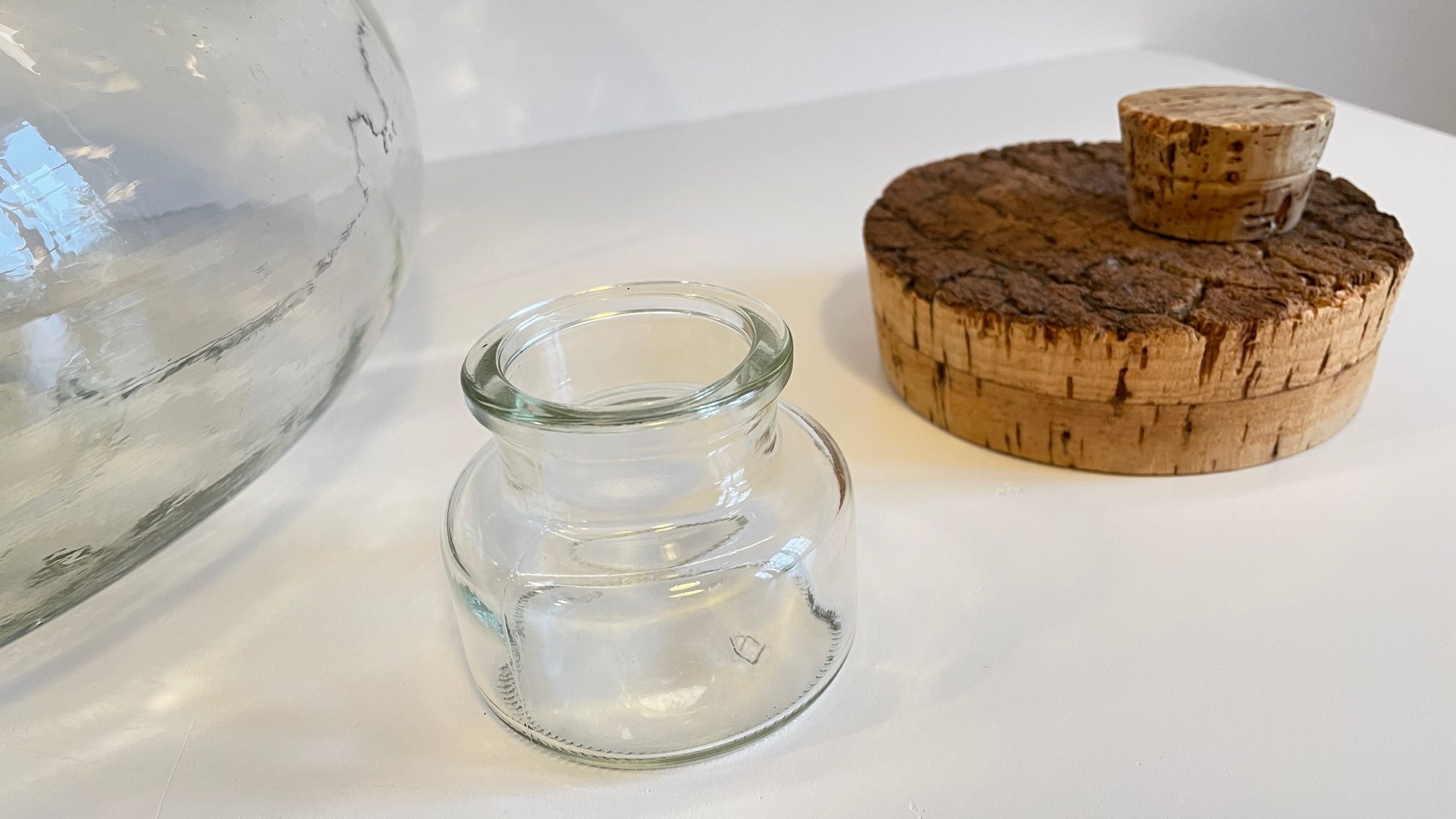 Bonbonnes vintage en verre soufflé et liège