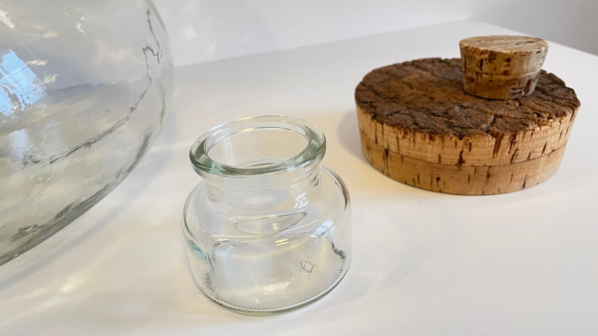 Bonbonnes vintage en verre soufflé et liège