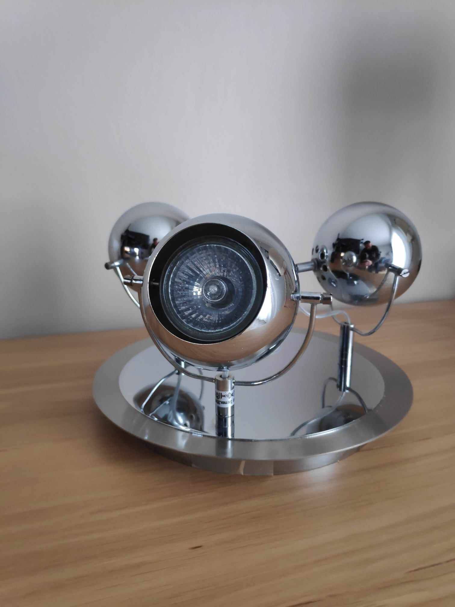 Plafonnier chromé style eyeball