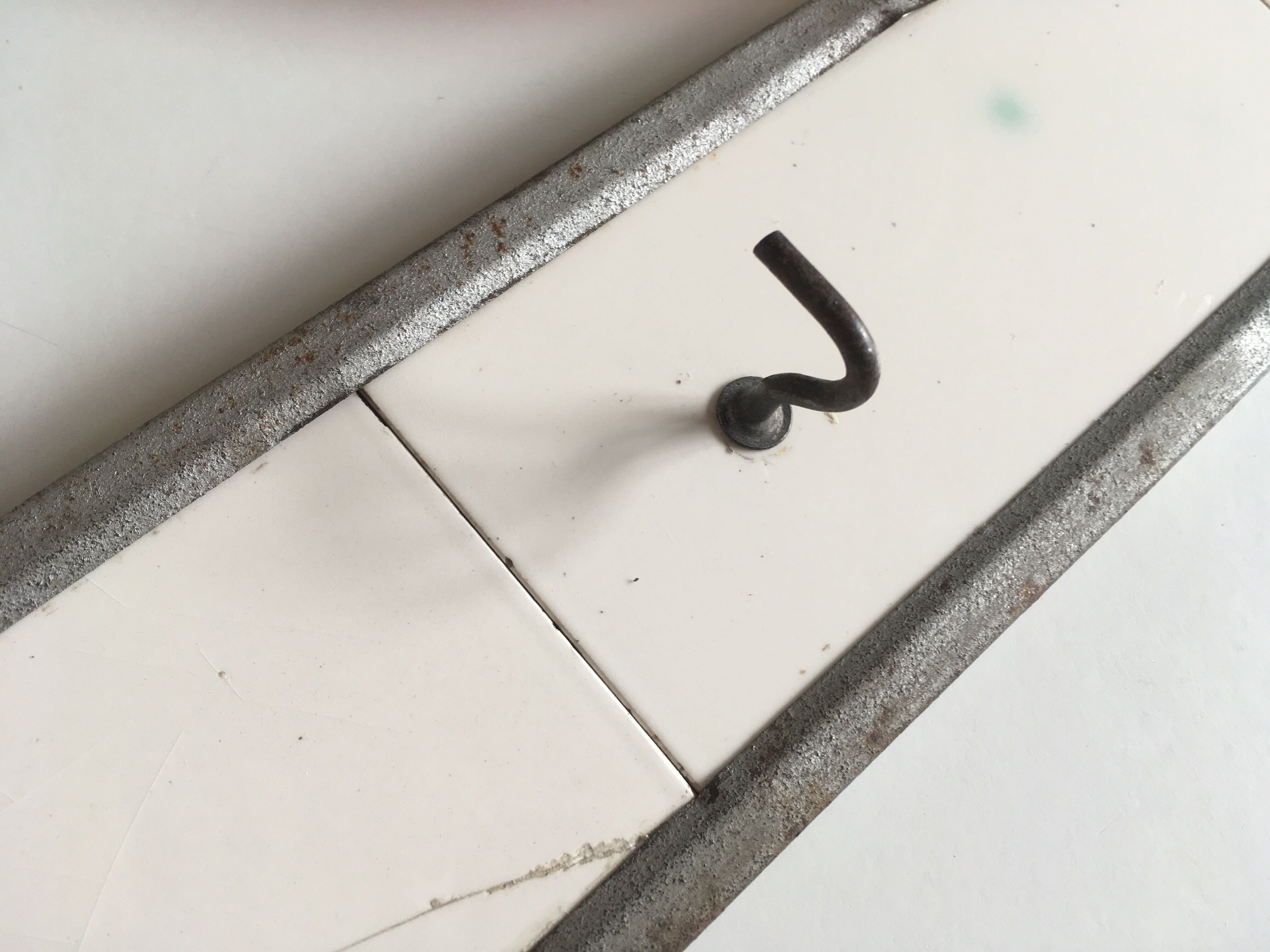 Patère USA hangs ceramic towel Amish 1930