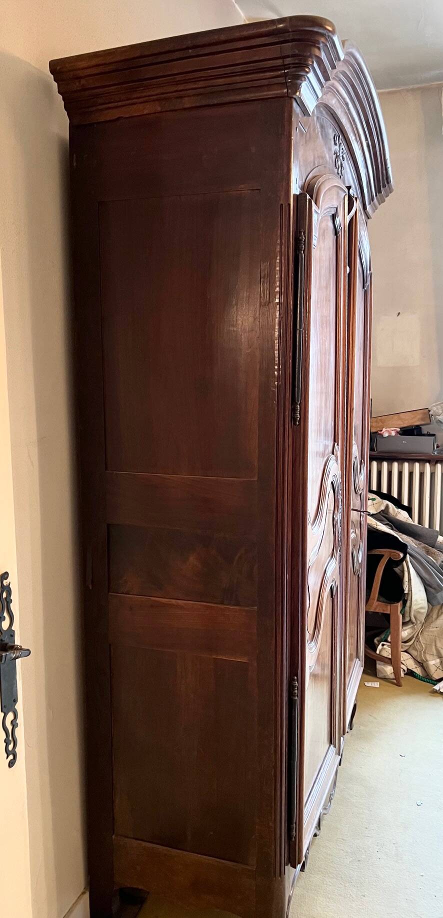 Dauphinoise Louis XV walnut armoire, storage cabinet H: 2.20m