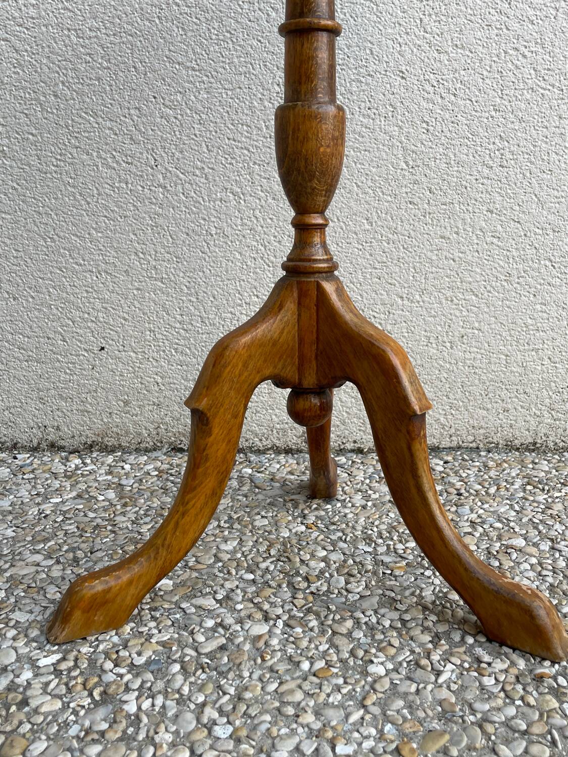 Vintage tripod pedestal table