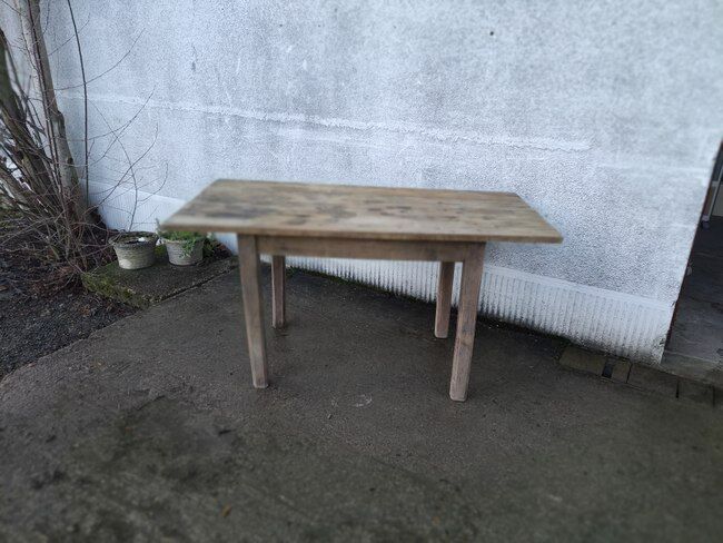 Farmhouse table
