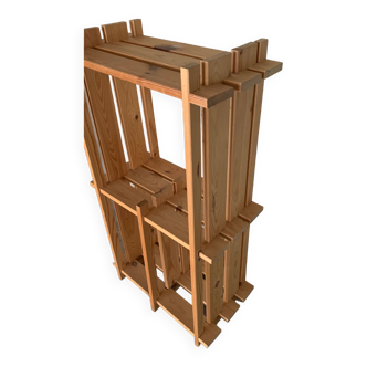 Wooden shelf to put down