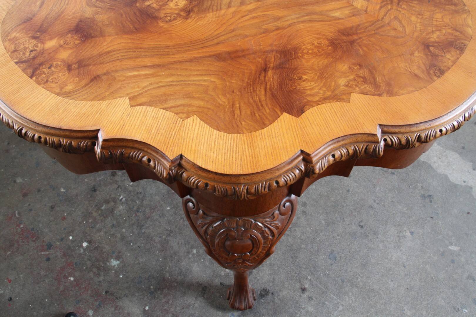 Vintage Figured Burr Walnut Pie Crust Coffee Table, 1920s