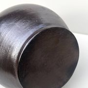 carafe / vase en gres noir ourné, France 1950