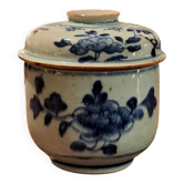 18th-century Chinese pot Qianlong in porcelain