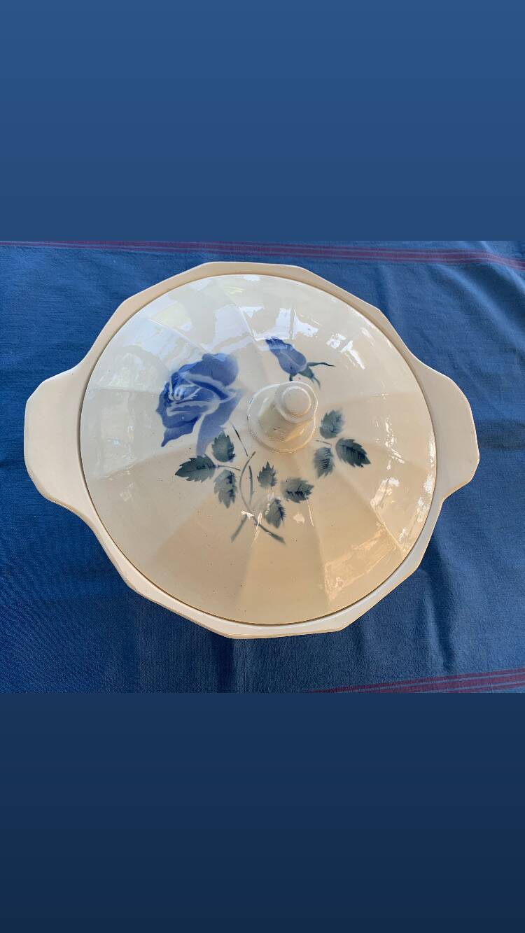 Digoin and Sarreguemines soup tureen, made in France, numbered, art deco