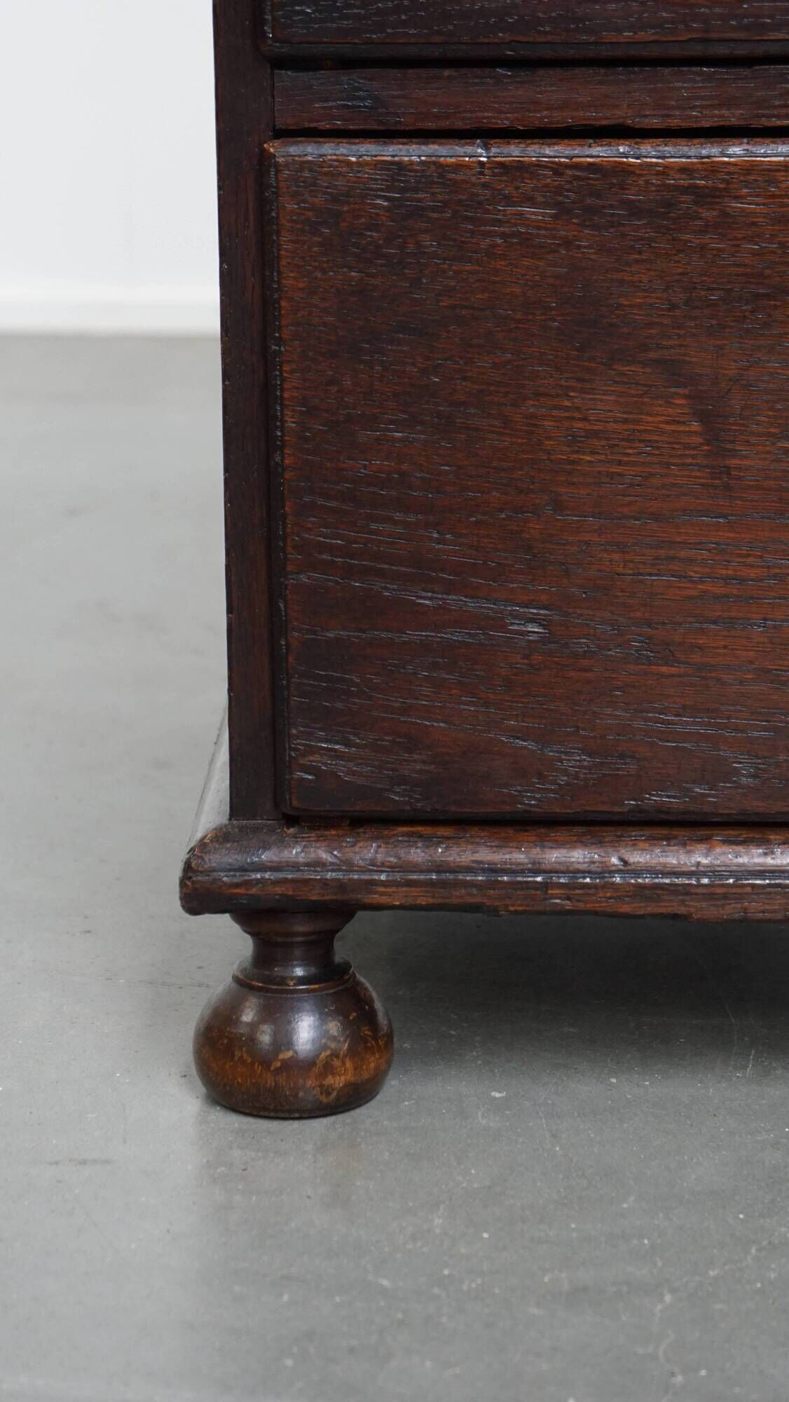 Antique 18th-Century English Oak Chest of Drawers / Commode with 5 Drawers