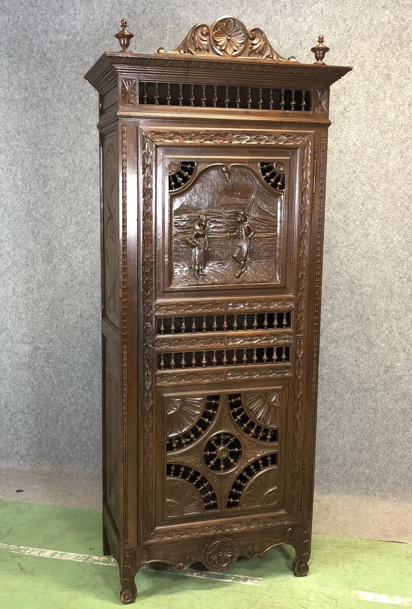 Breton chestnut hat early 20th