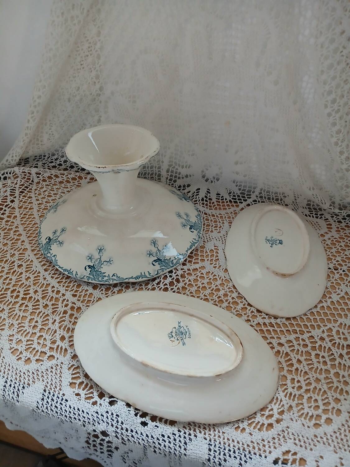 Longwy iron earth dinnerware set