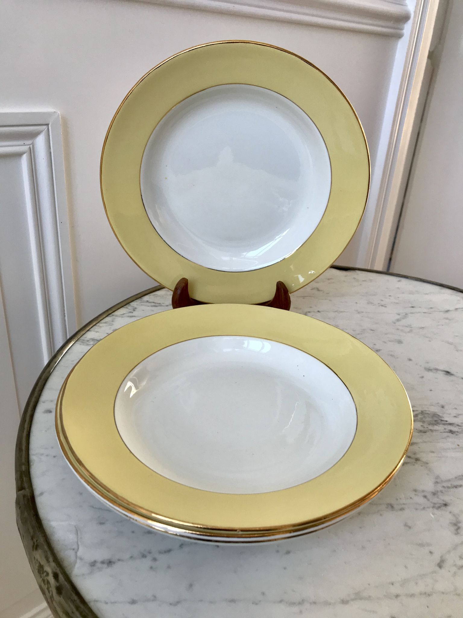 4 hollow plates Saint-Amand 60s yellow pastel chick