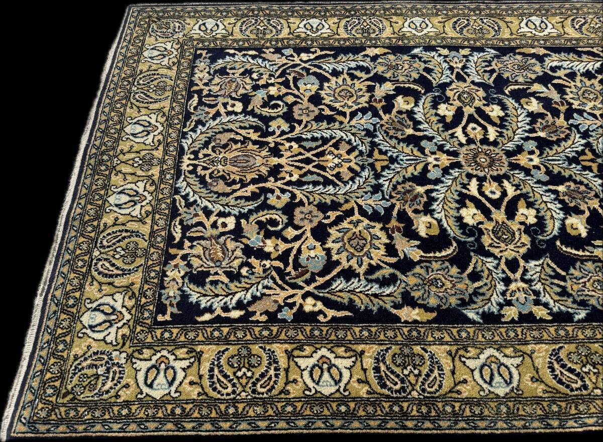 Persian Goum rug, circa 1960. 160x103 cm