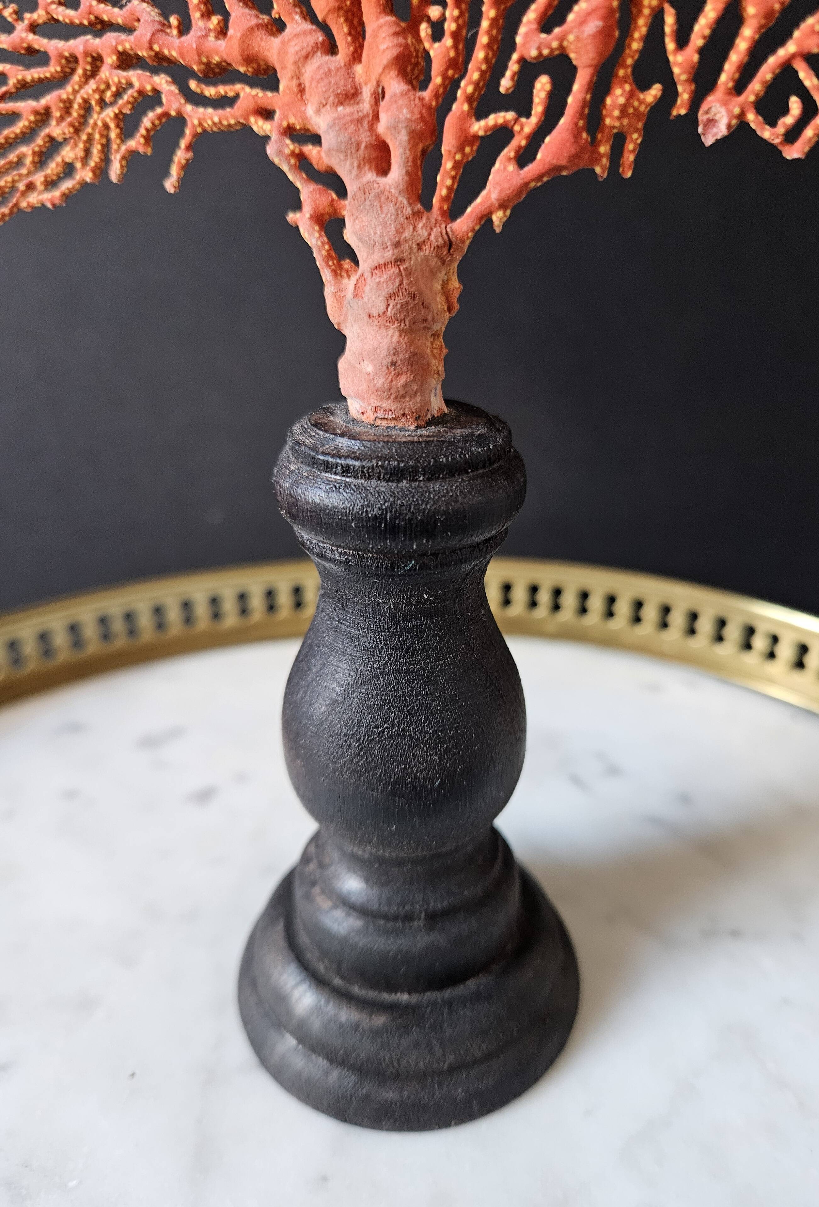Red Gorgon Base in brown. H: 29 cm | Decorative Object & Curiosity
