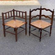 Chaise d'angle en bois massif paillé du 19ème siècle