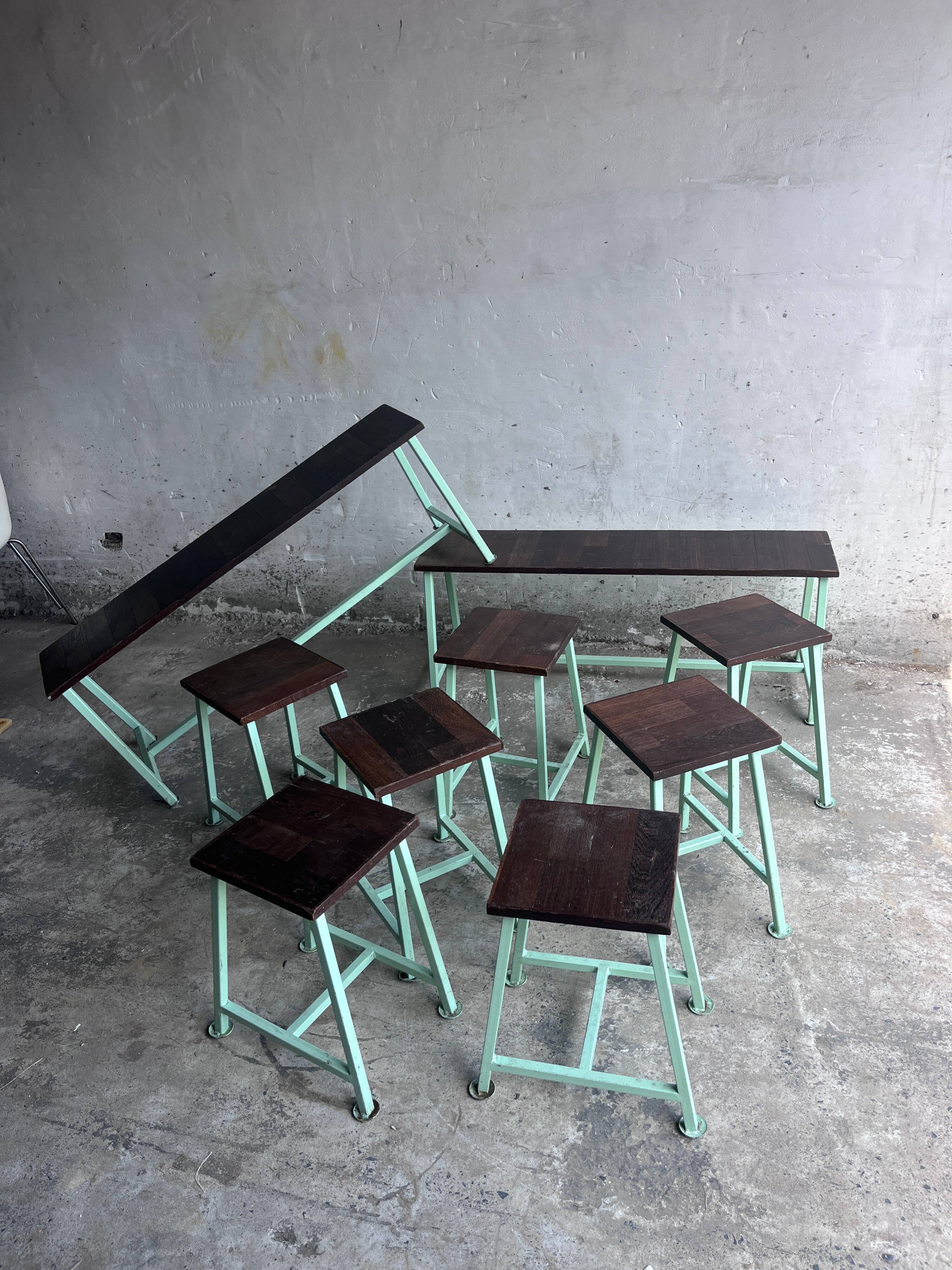 Bancs et tabourets industriels vintage, lot de 9, années 1950–1960