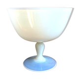 Coupe en opaline piédouche