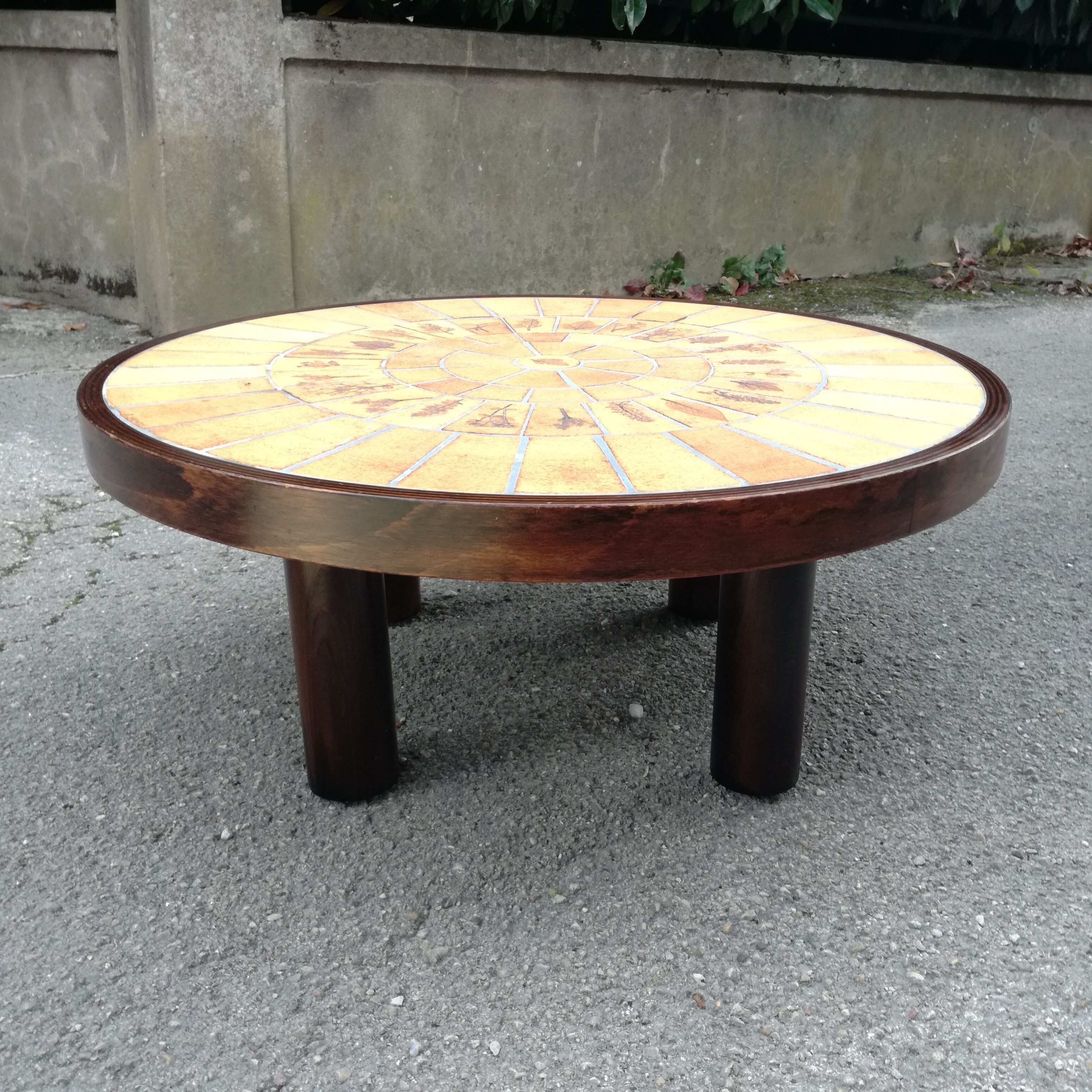 Roger Capron round coffee table with 4 legs "column"