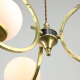 Lustre mid-century en laiton et opaline, italie
