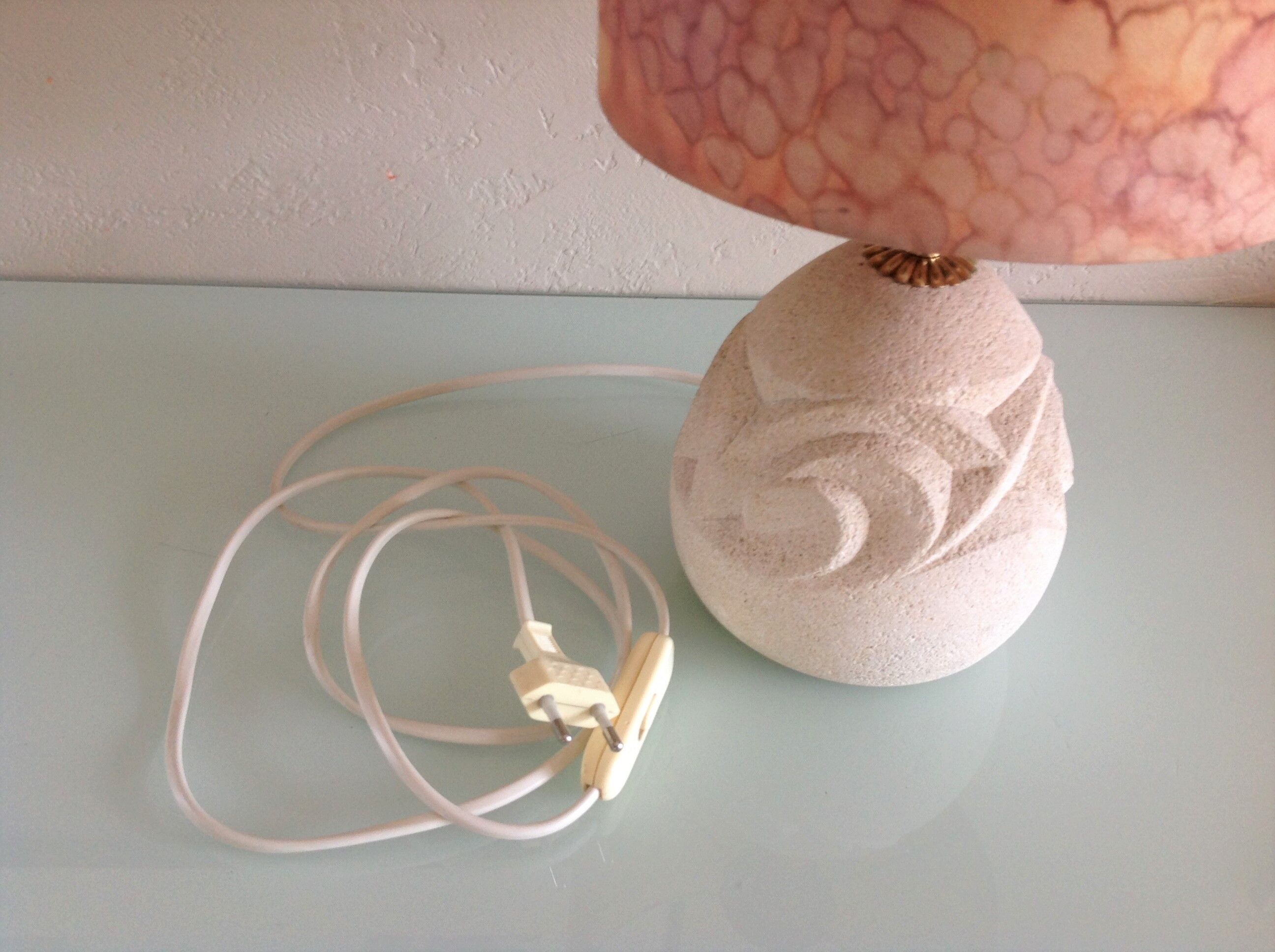 Ovoid lamp in carved stone and printed lampshade / vintage 60-70s