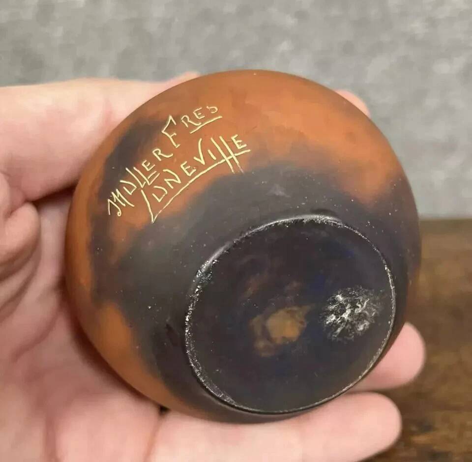 Muller brothers in Lunéville: marbled glass vase from the Art Nouveau period