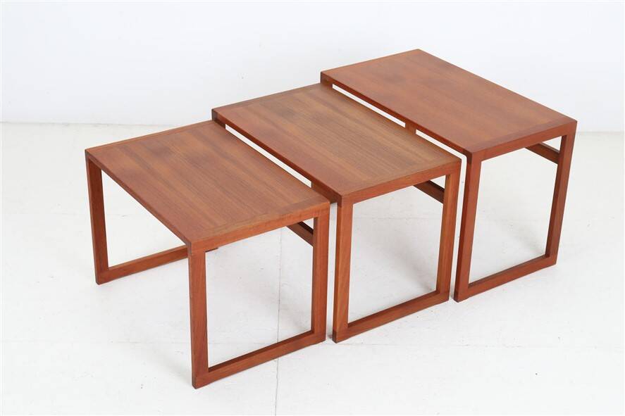 Set of 3 "#253" teak nesting tables by Kai Kristiansen / Mid-century Danish modern design / Minimalism / 1960s