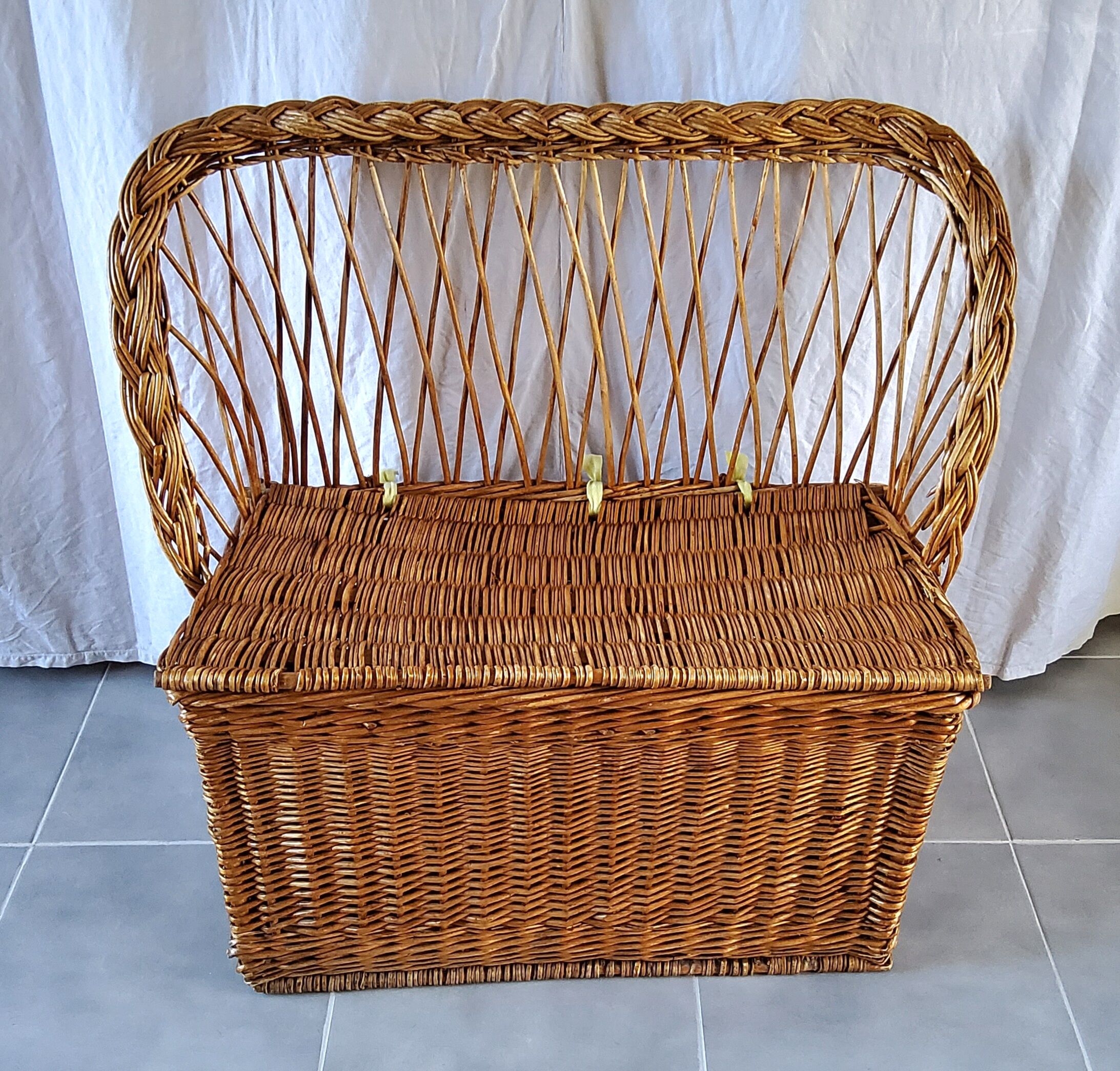 Rattan chest bench