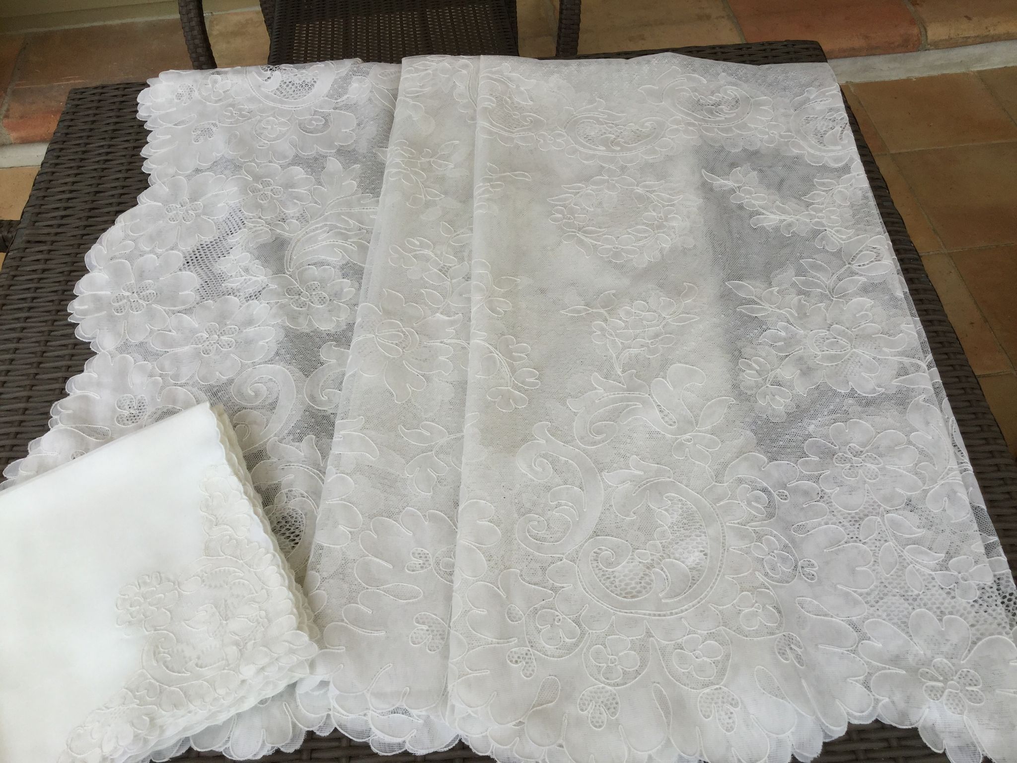 Lyon lace tablecloth from the prestigious brand Doguin made on crafts in Tulle