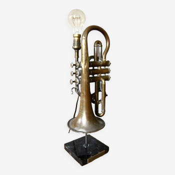 Lampe trompette