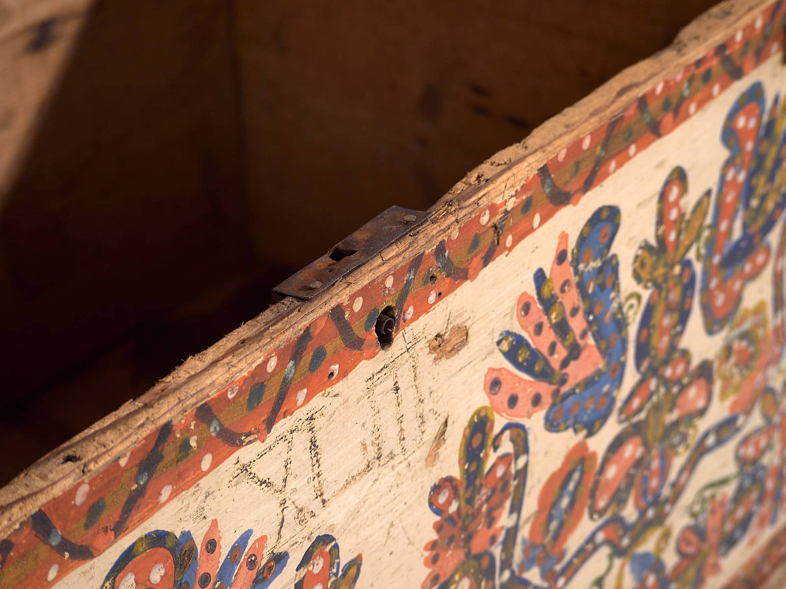 Antique hand-painted folk-style trunk (c.1880) #14