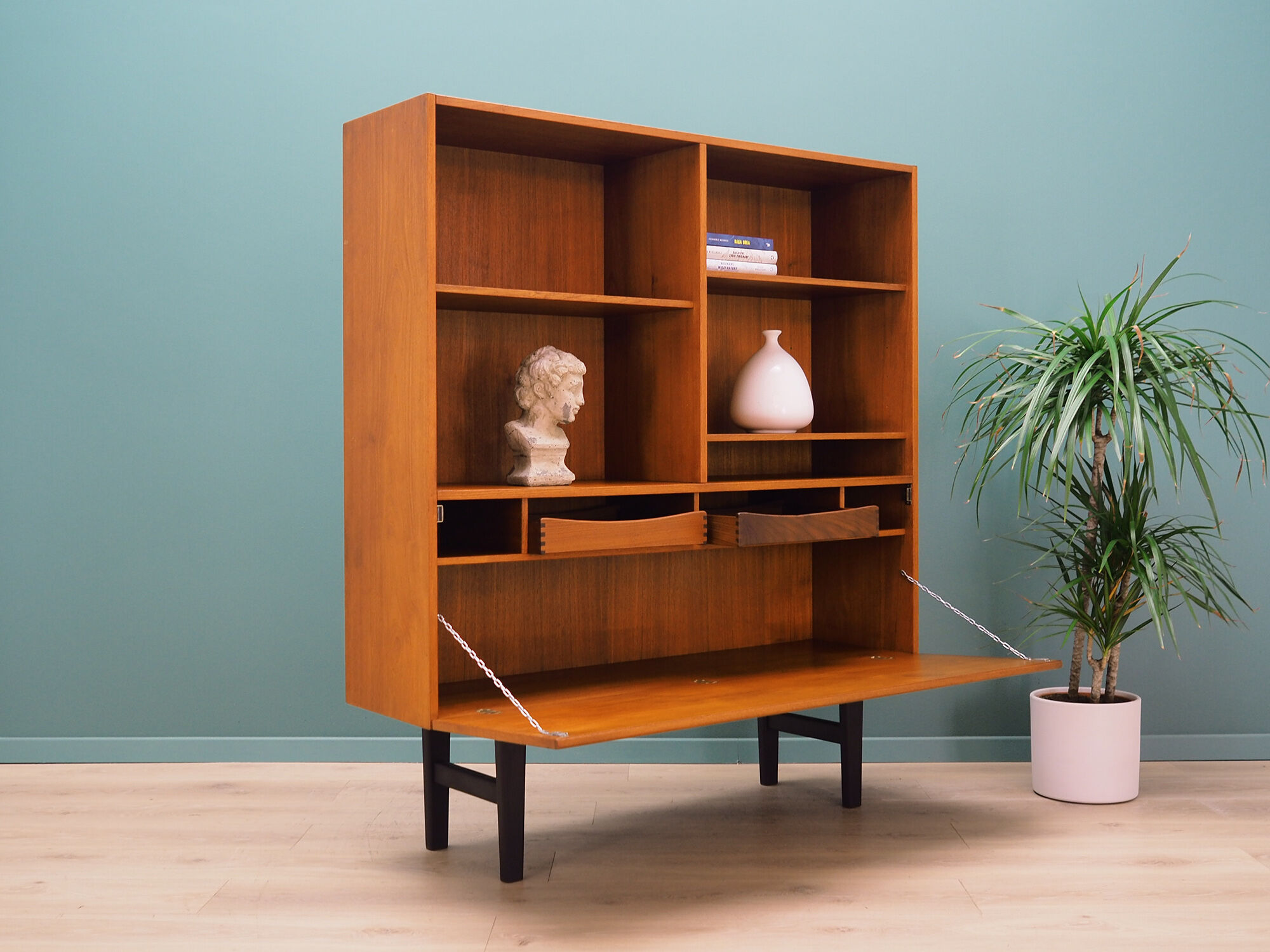 Bookcase teak, Danish design, 70, designer: Løvig Nielsen