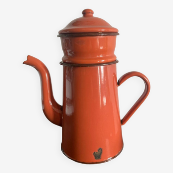 Red enameled coffee pot