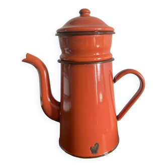 Red enameled coffee pot