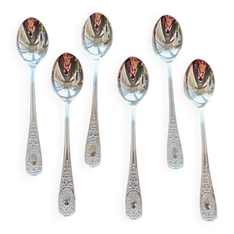 Set of teaspoons.